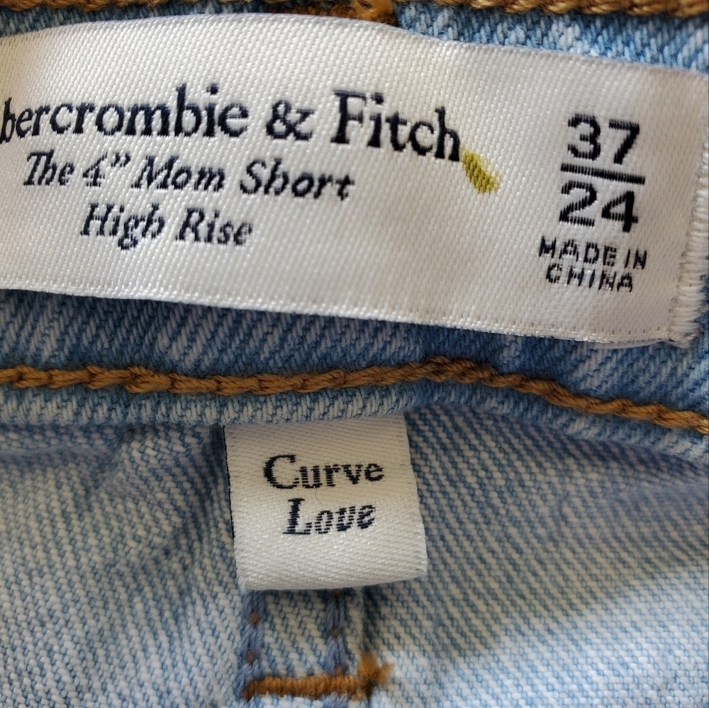 Abercrombie and Fitch Plus Size Denim Shorts.  Size 37/24 - Picture 5 of 6